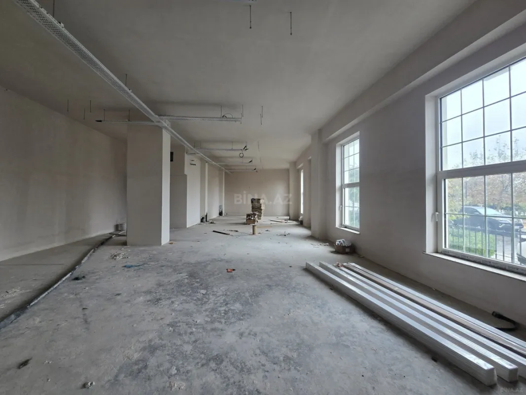 Satılır obyekt 210 m²