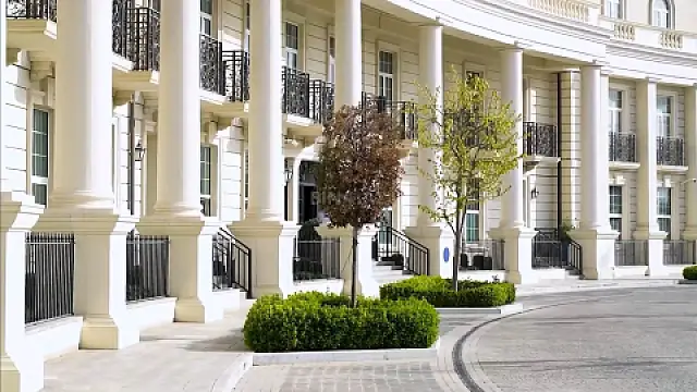 Satılır obyekt 210 m²