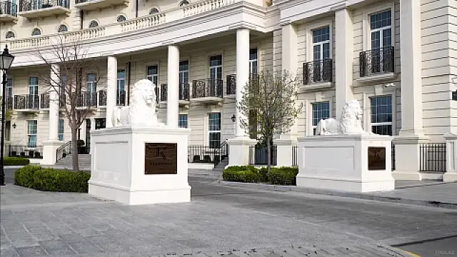 Satılır obyekt 210 m²