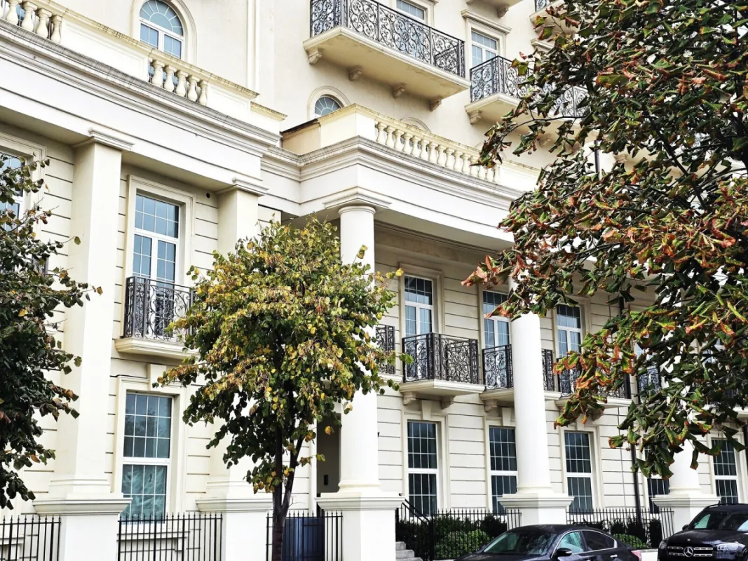 Satılır obyekt 210 m²