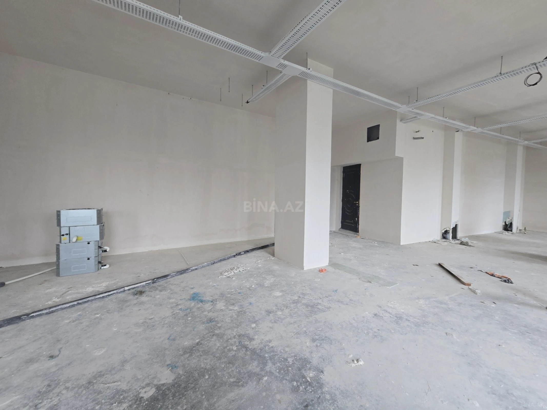 Satılır obyekt 210 m²