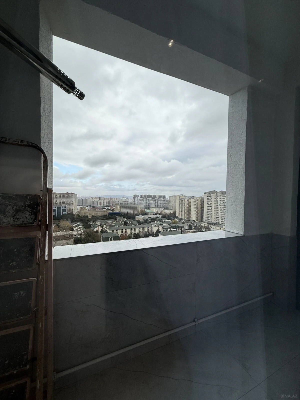 Satılır 3 otaqlı mənzil 150 m²