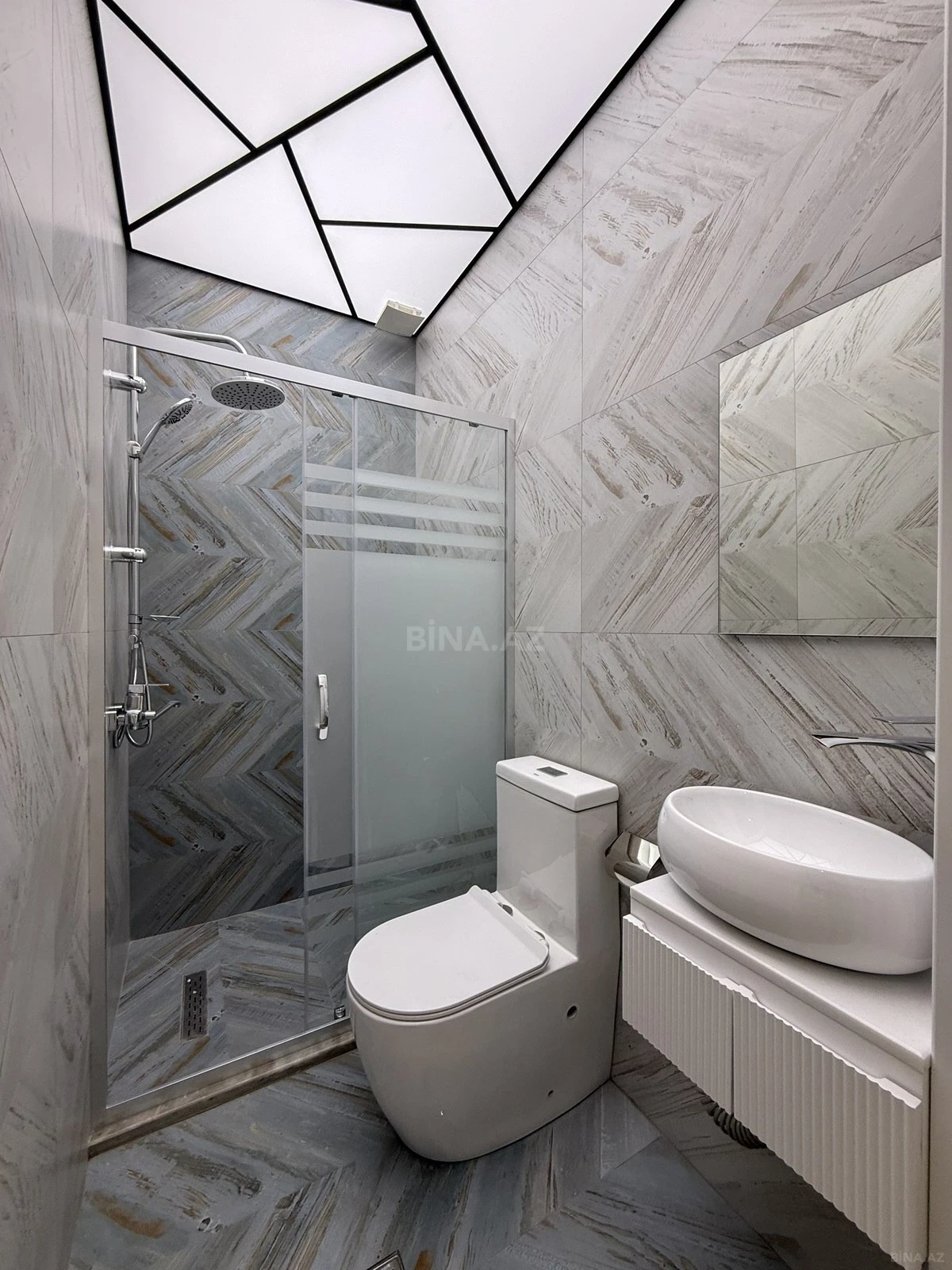 Satılır 3 otaqlı mənzil 150 m²