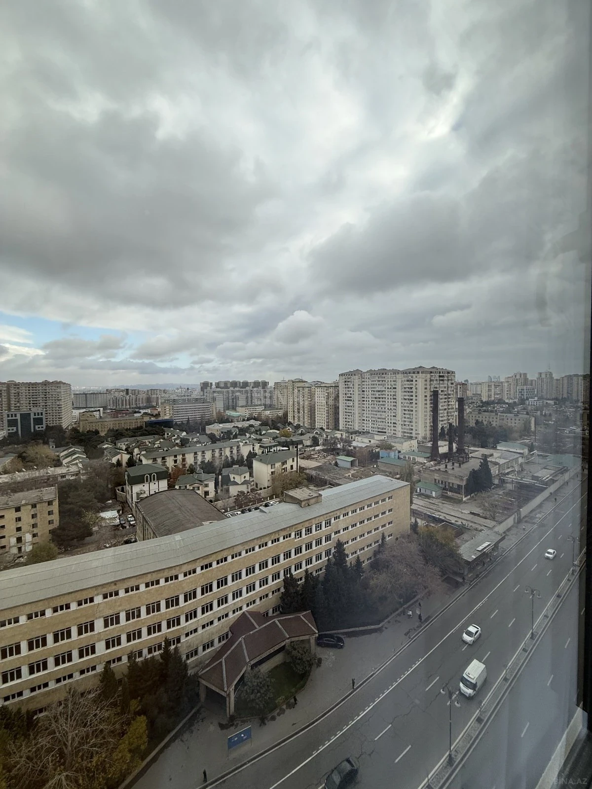 Satılır 3 otaqlı mənzil 150 m²