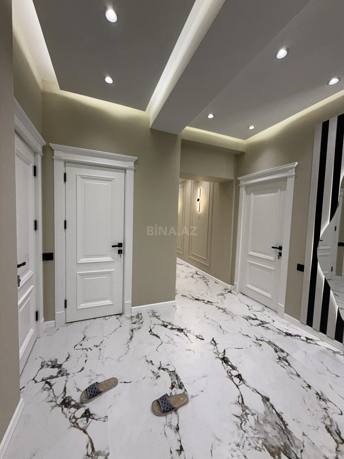 Satılır 3 otaqlı mənzil 150 m²