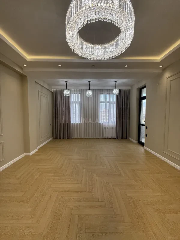 Satılır 3 otaqlı mənzil 150 m²