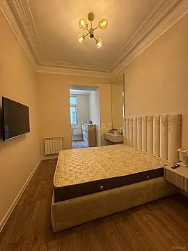 Satılır 2 otaqlı mənzil 65 m²