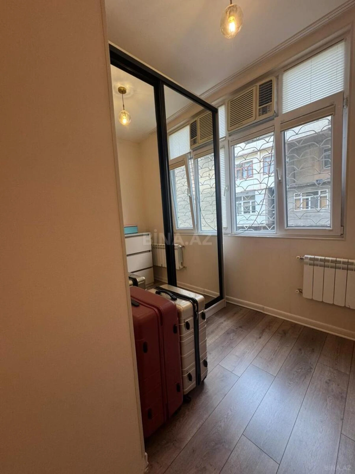 Satılır 2 otaqlı mənzil 65 m²