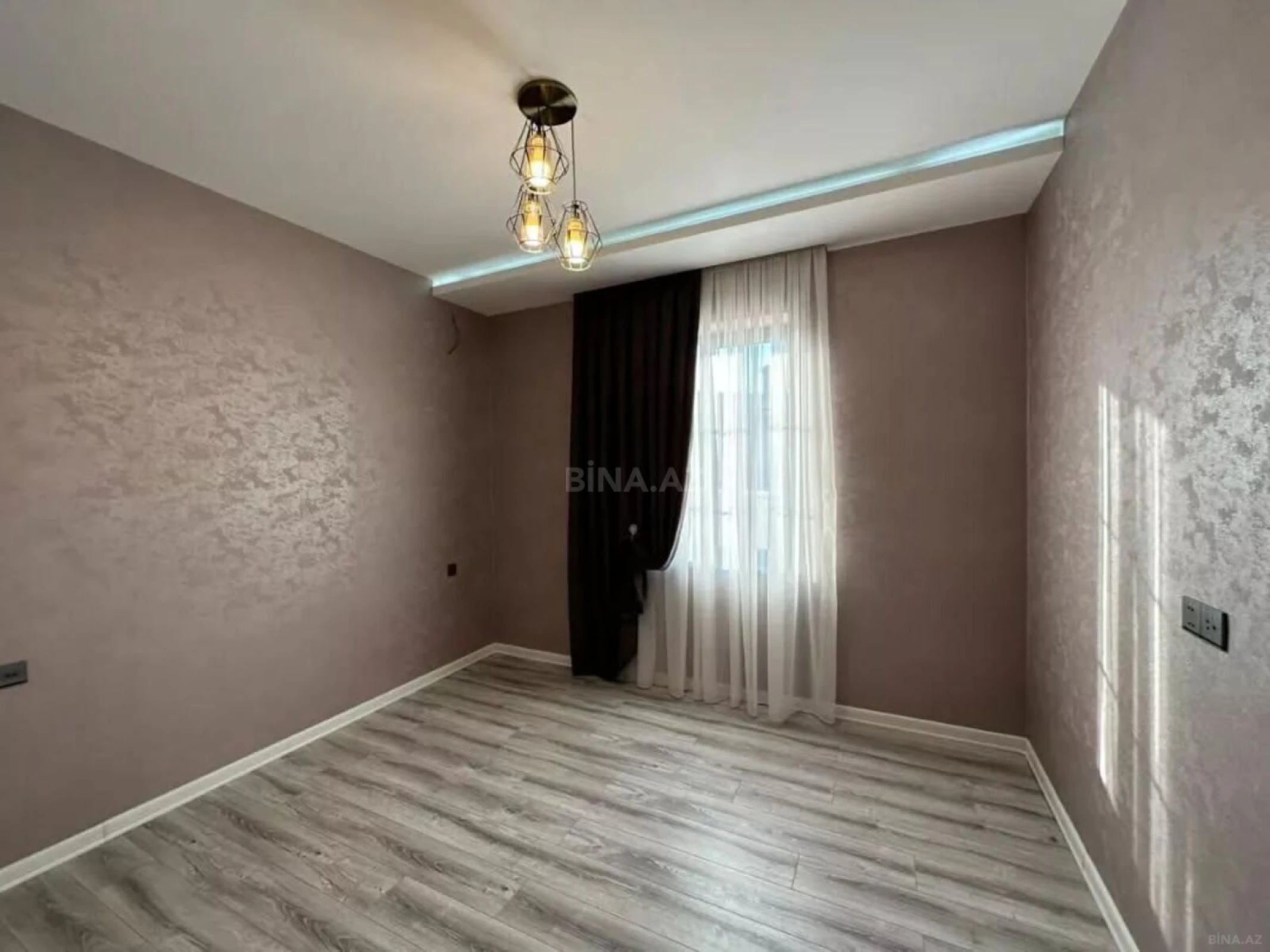 Satılır 4 otaqlı həyət evi 160 m²