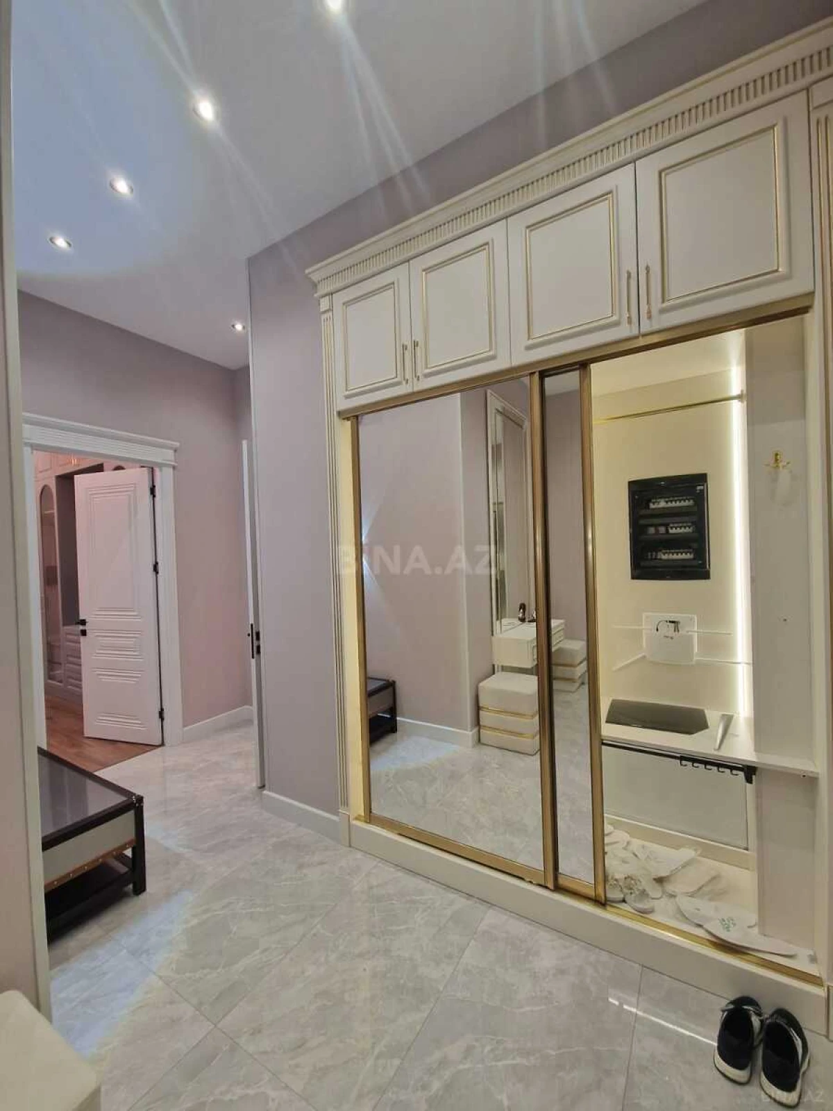 Kirayə verilir 3 otaqlı mənzil 160 m²
