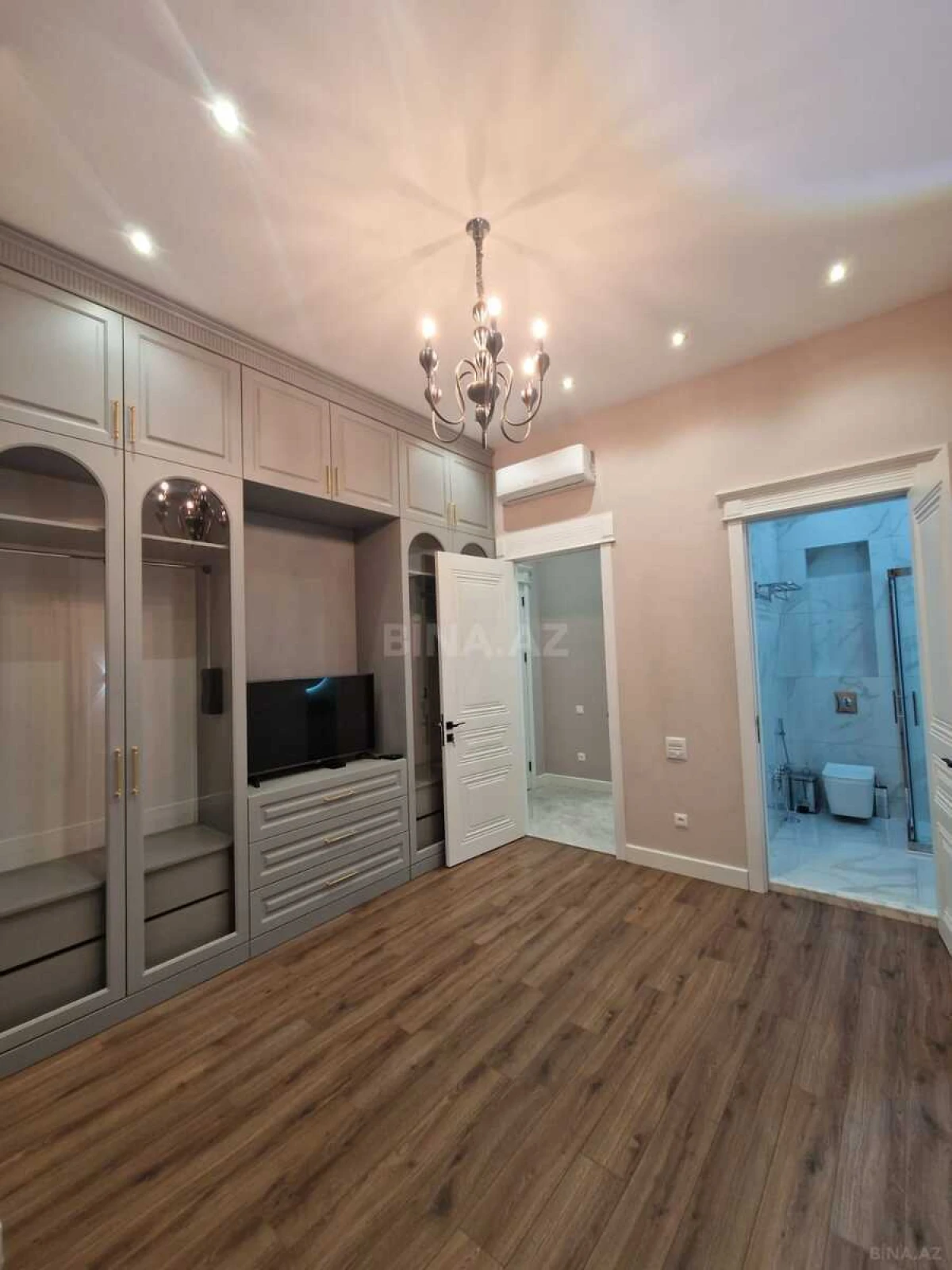 Kirayə verilir 3 otaqlı mənzil 160 m²