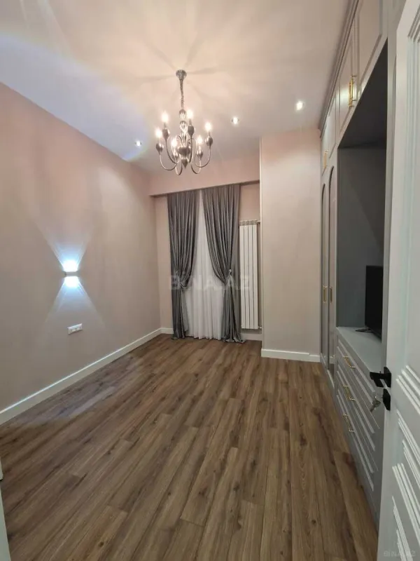 Kirayə verilir 3 otaqlı mənzil 160 m²