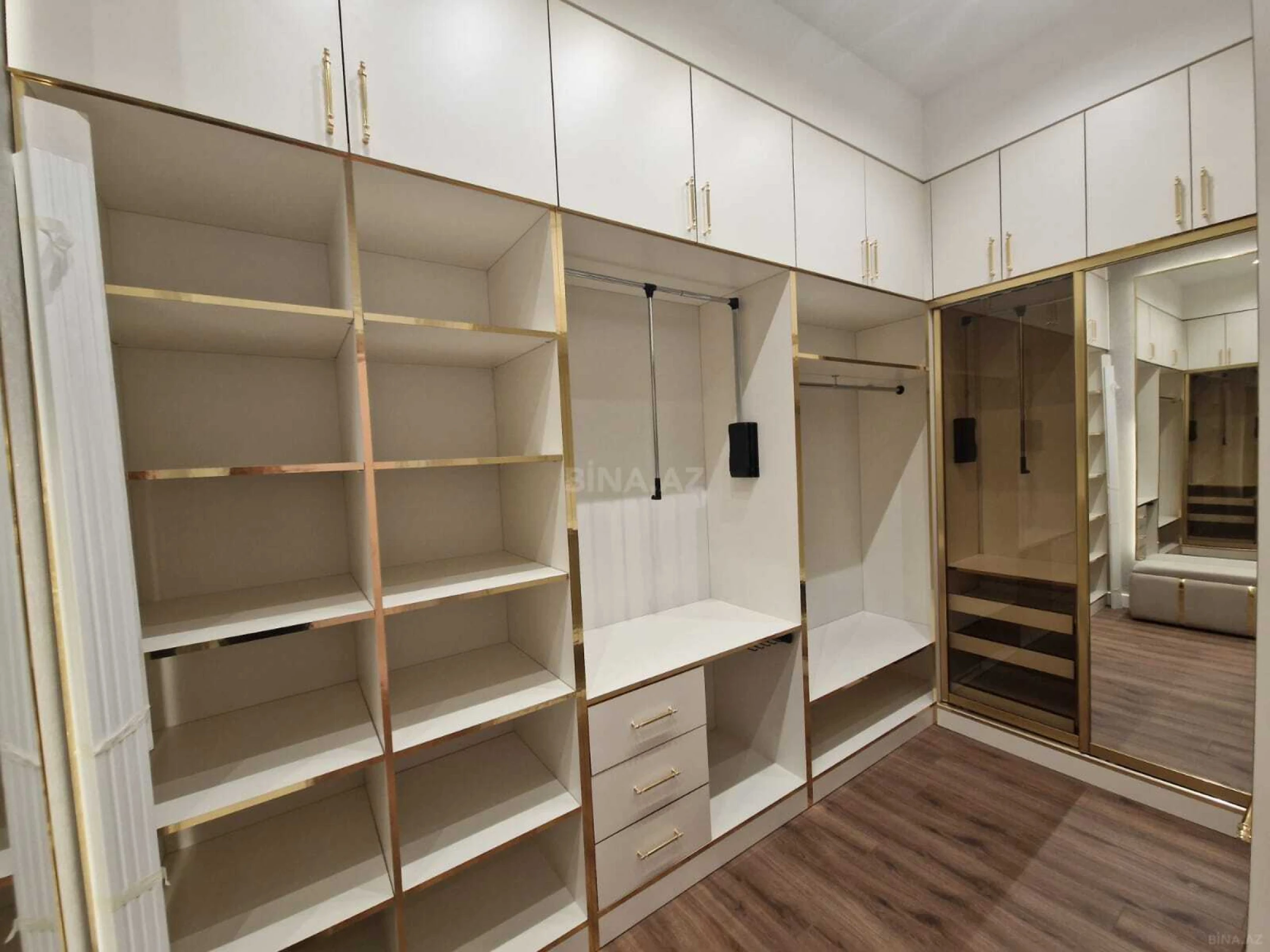 Kirayə verilir 3 otaqlı mənzil 160 m²