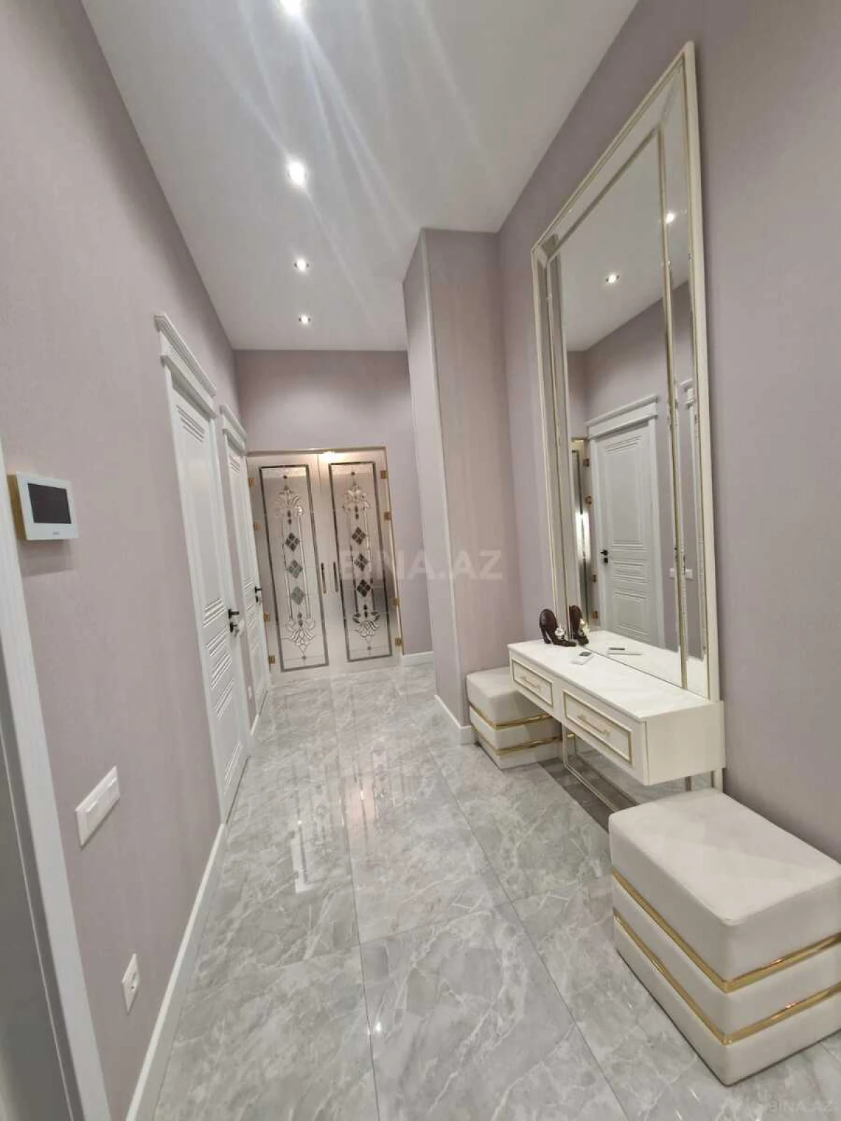 Kirayə verilir 3 otaqlı mənzil 160 m²