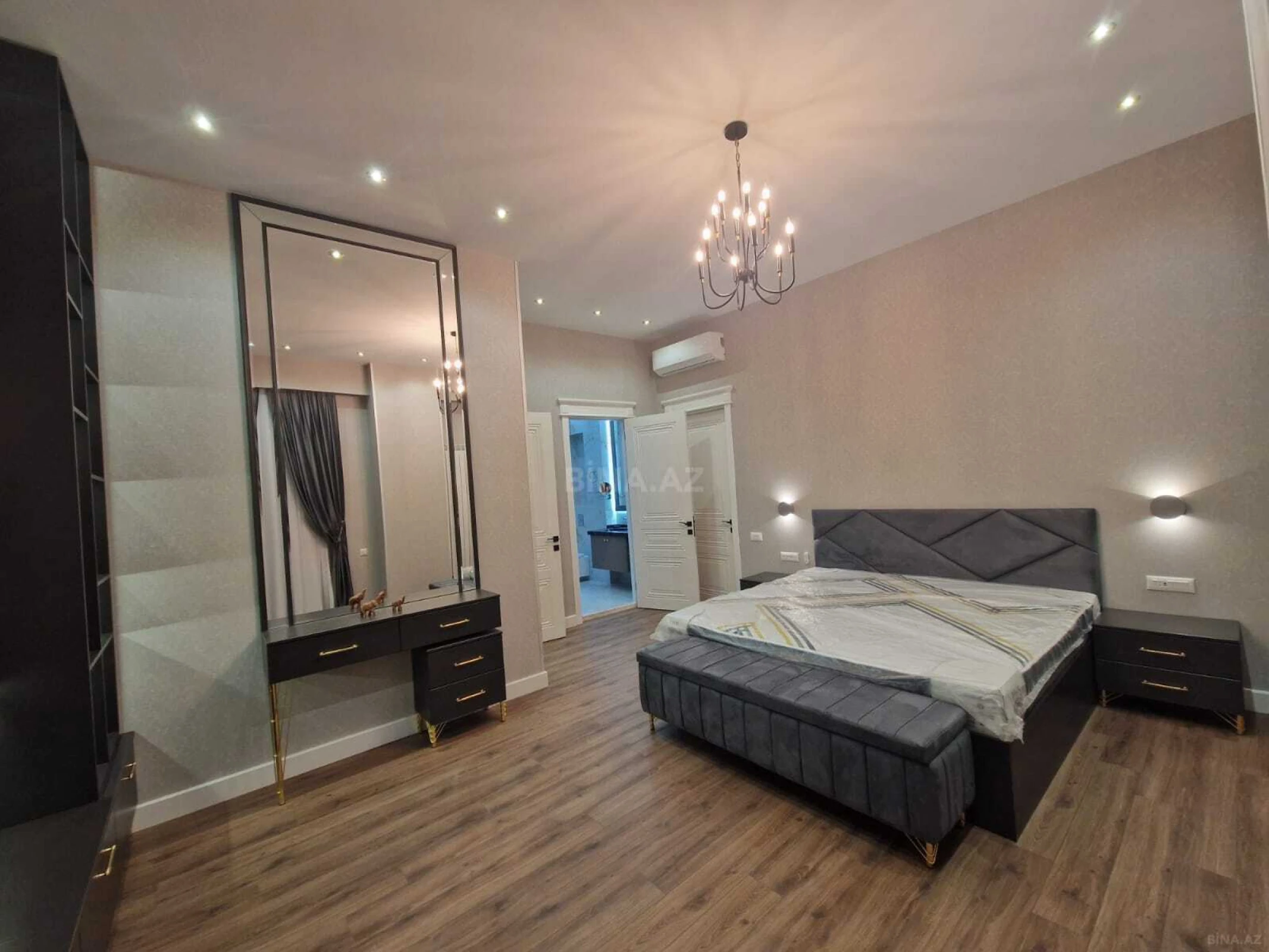 Kirayə verilir 3 otaqlı mənzil 160 m²