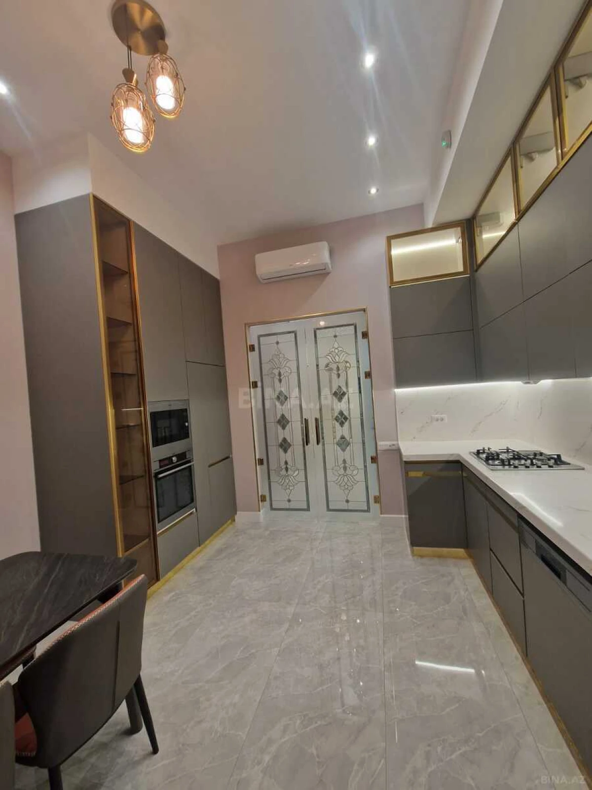 Kirayə verilir 3 otaqlı mənzil 160 m²