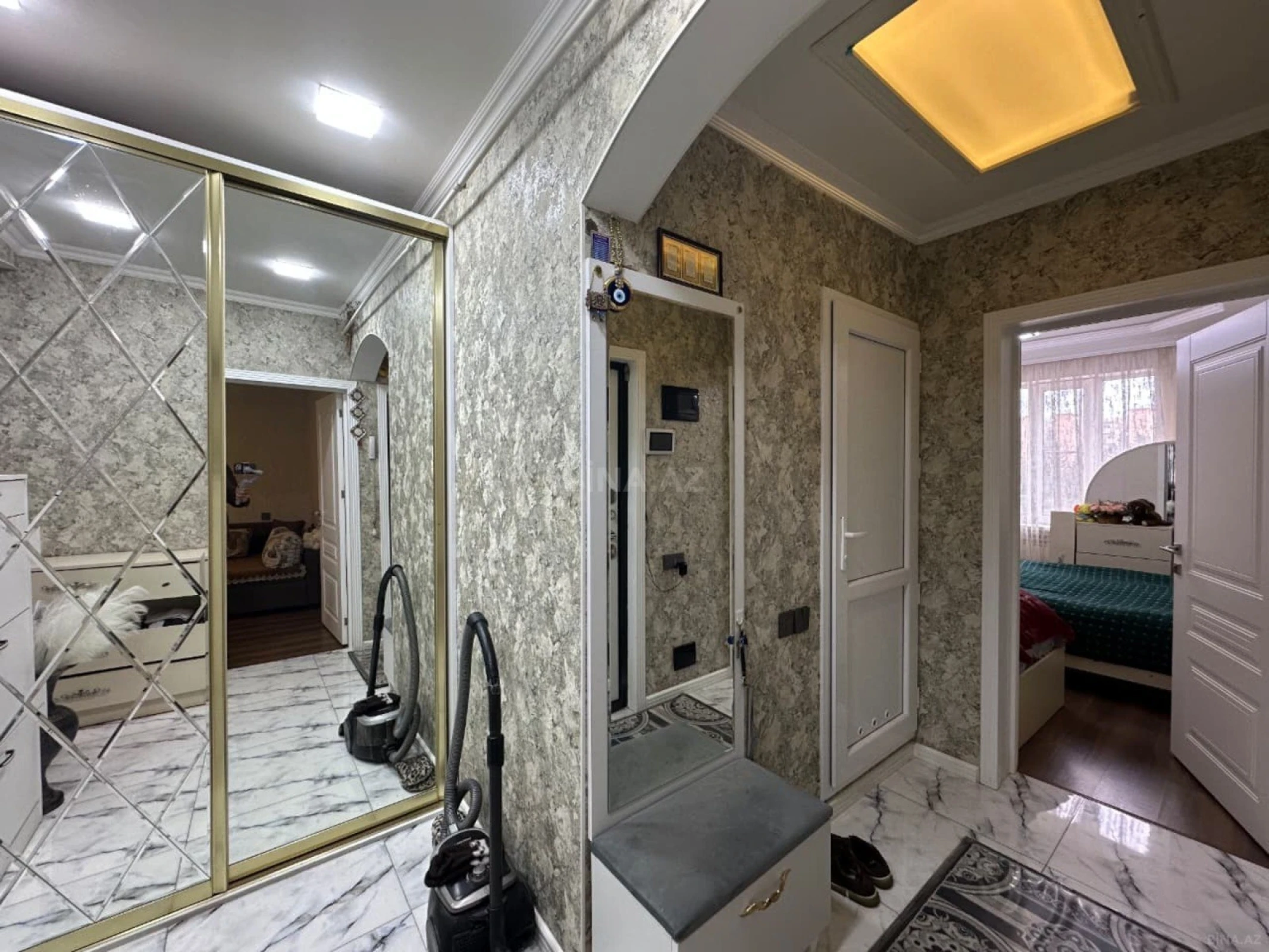 Satılır 2 otaqlı mənzil 55 m²