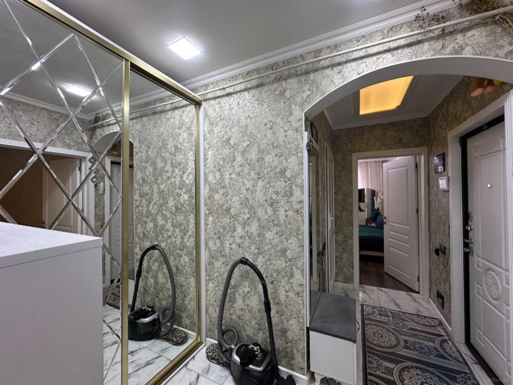 Satılır 2 otaqlı mənzil 55 m²