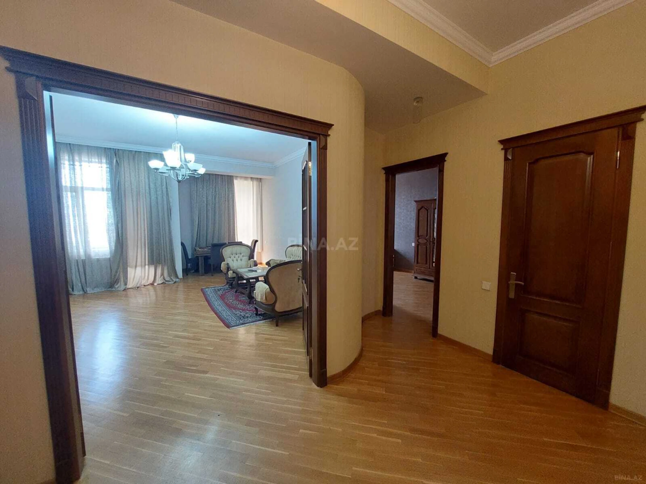 Satılır 3 otaqlı mənzil 117 m²