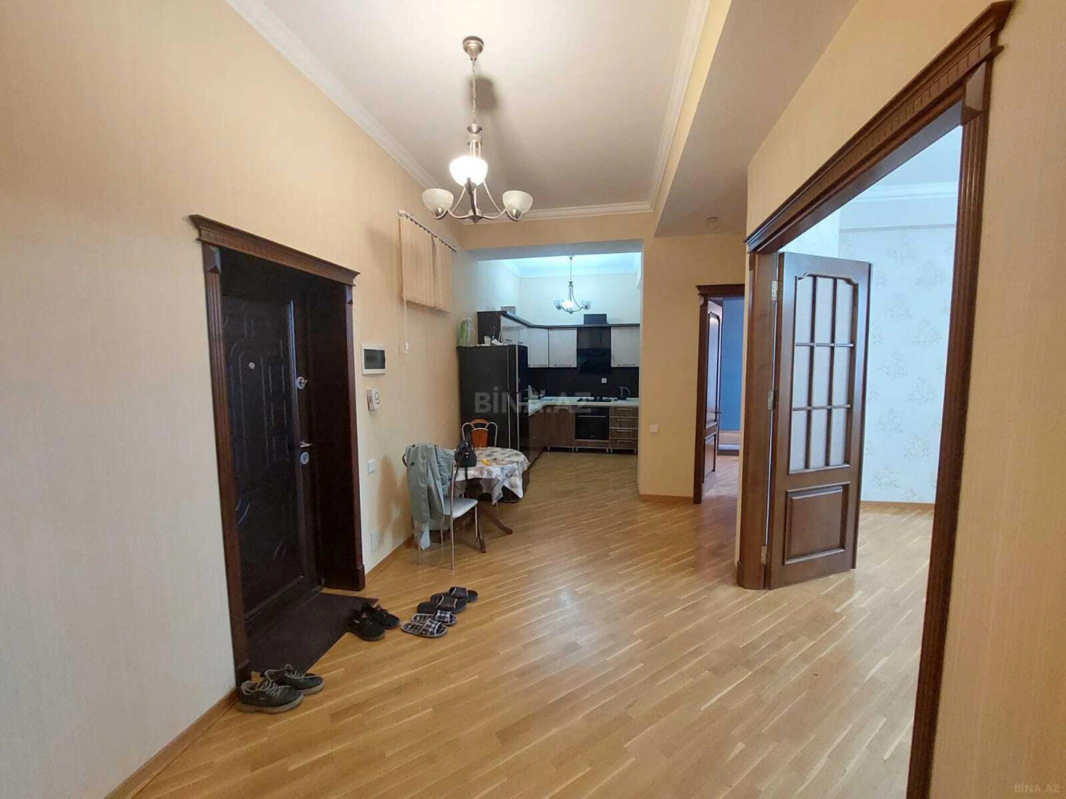 Satılır 3 otaqlı mənzil 117 m²