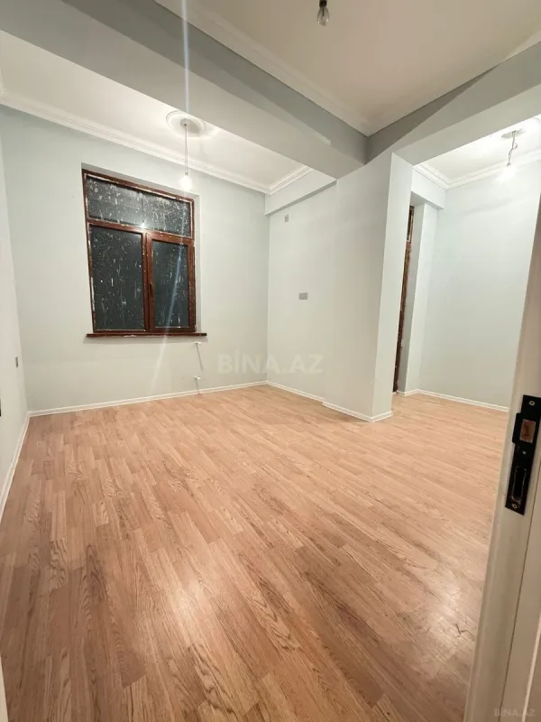 Satılır 4 otaqlı mənzil 129 m²
