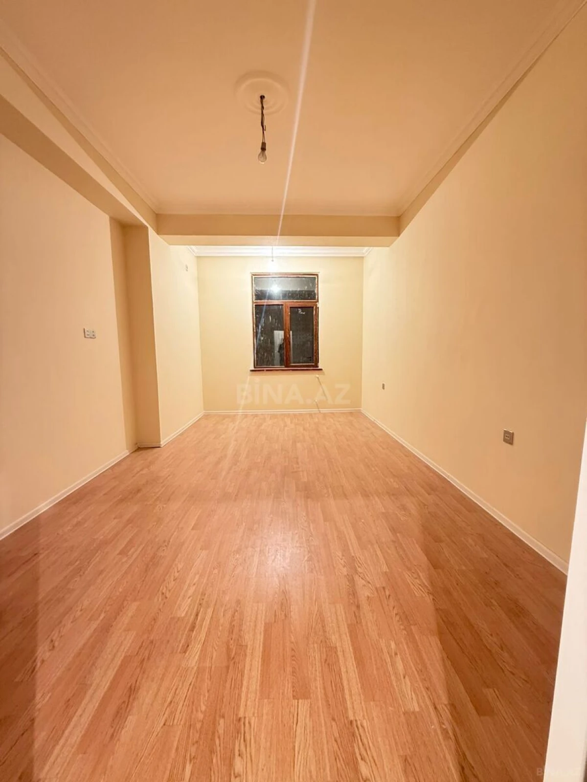 Satılır 4 otaqlı mənzil 129 m²