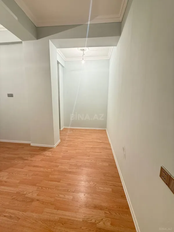 Satılır 4 otaqlı mənzil 129 m²