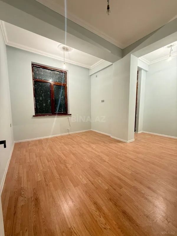 Satılır 4 otaqlı mənzil 129 m²