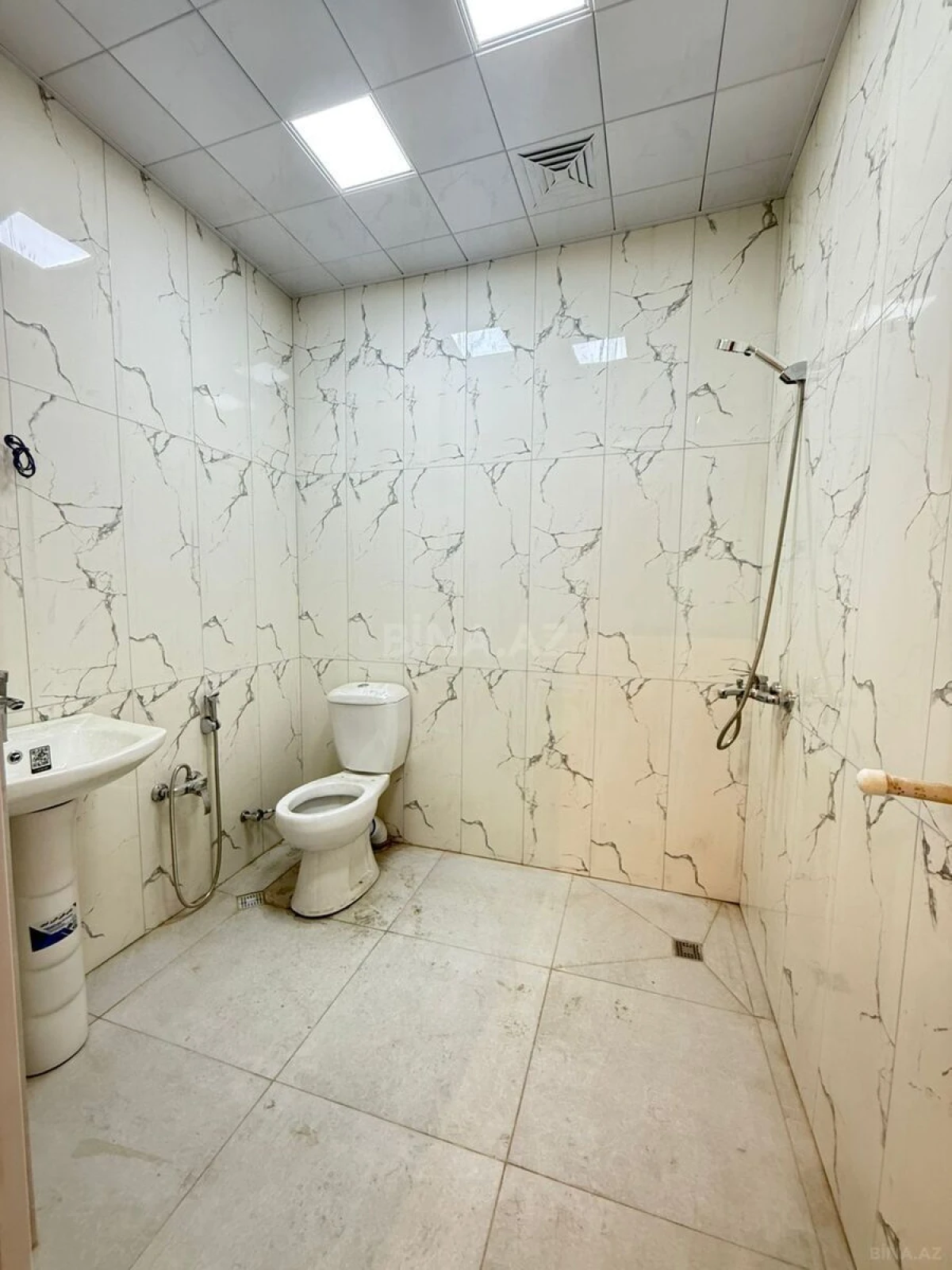 Satılır 4 otaqlı mənzil 129 m²