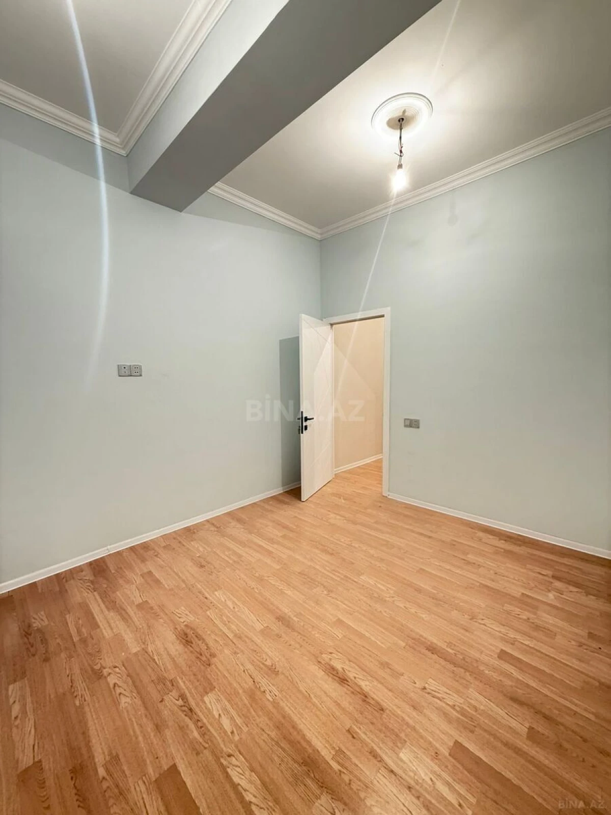 Satılır 4 otaqlı mənzil 129 m²