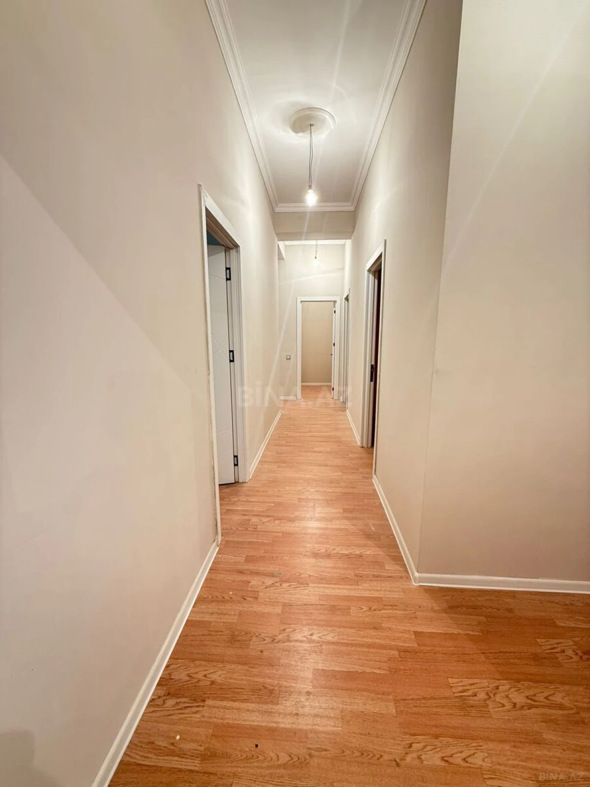 Satılır 4 otaqlı mənzil 129 m²