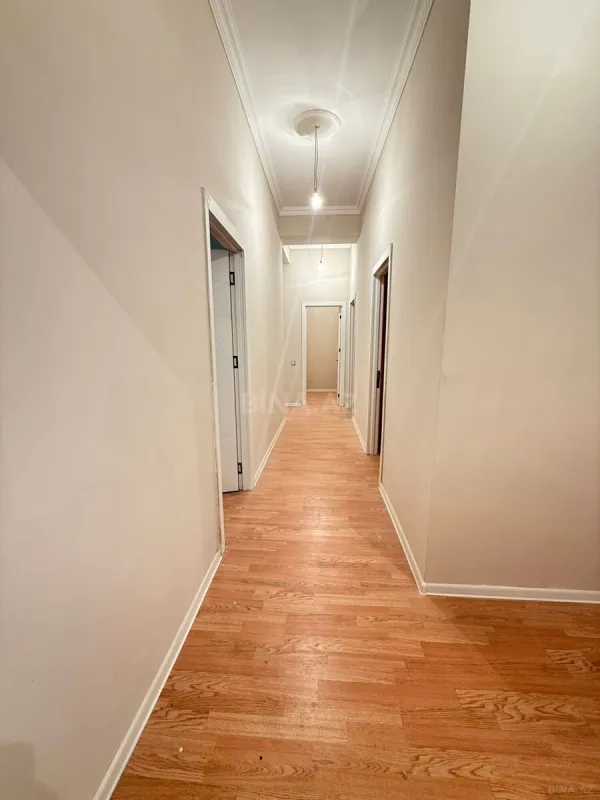 Satılır 4 otaqlı mənzil 129 m²