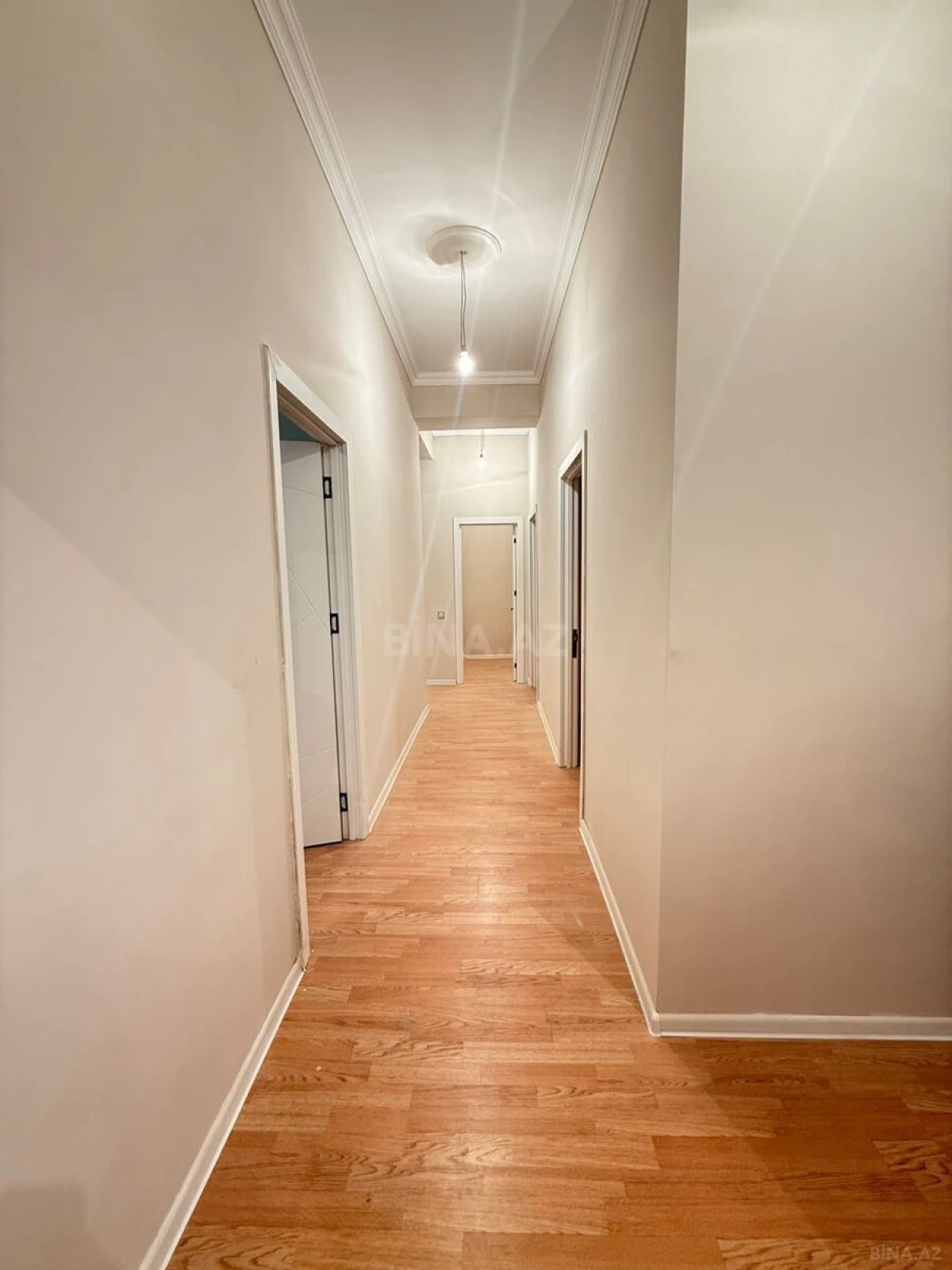 Satılır 4 otaqlı mənzil 129 m²