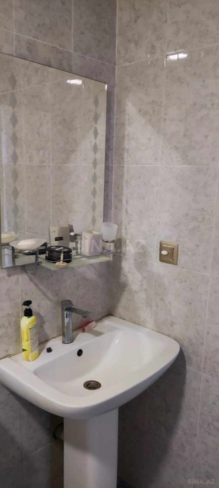 Kirayə verilir 2 otaqlı mənzil 60 m²