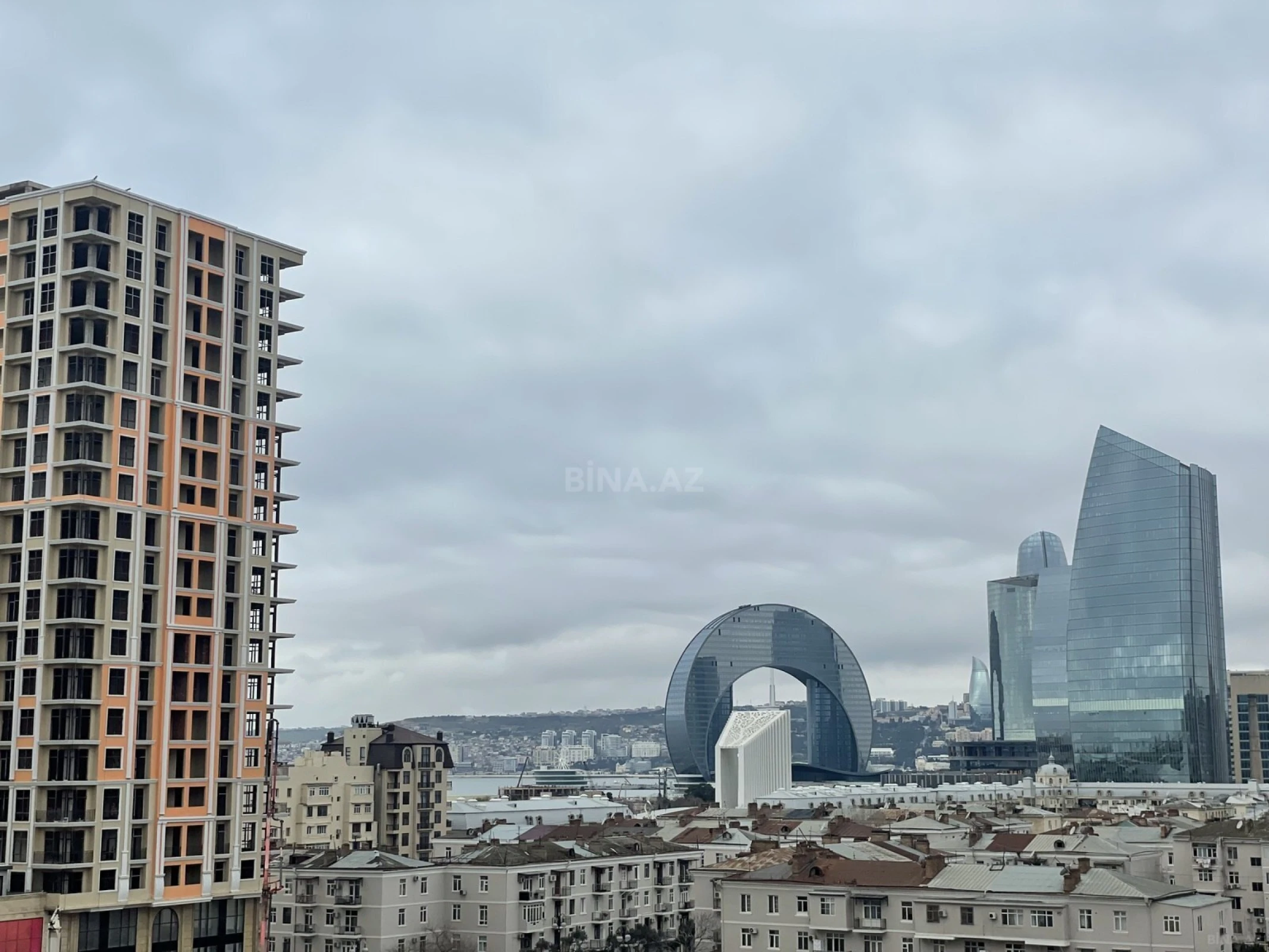 Kirayə verilir 3 otaqlı mənzil 120 m²