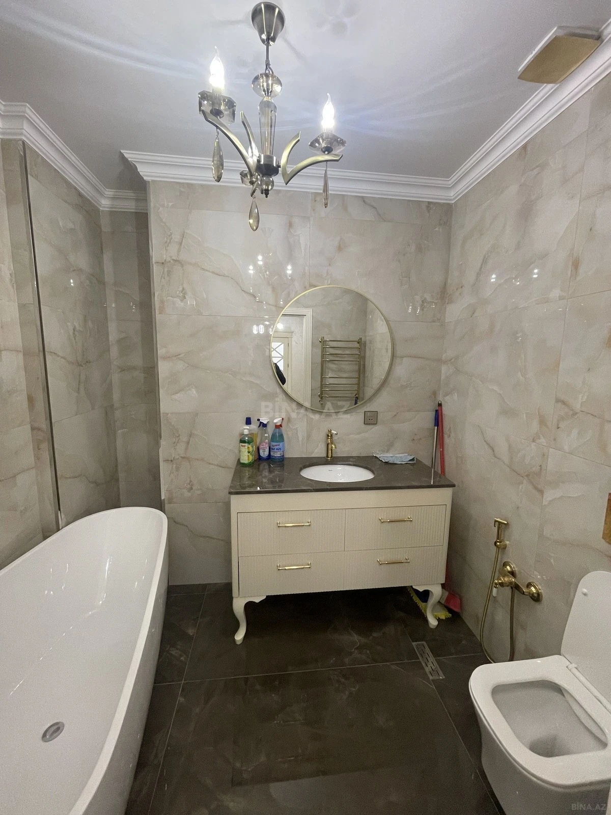 Kirayə verilir 3 otaqlı mənzil 120 m²