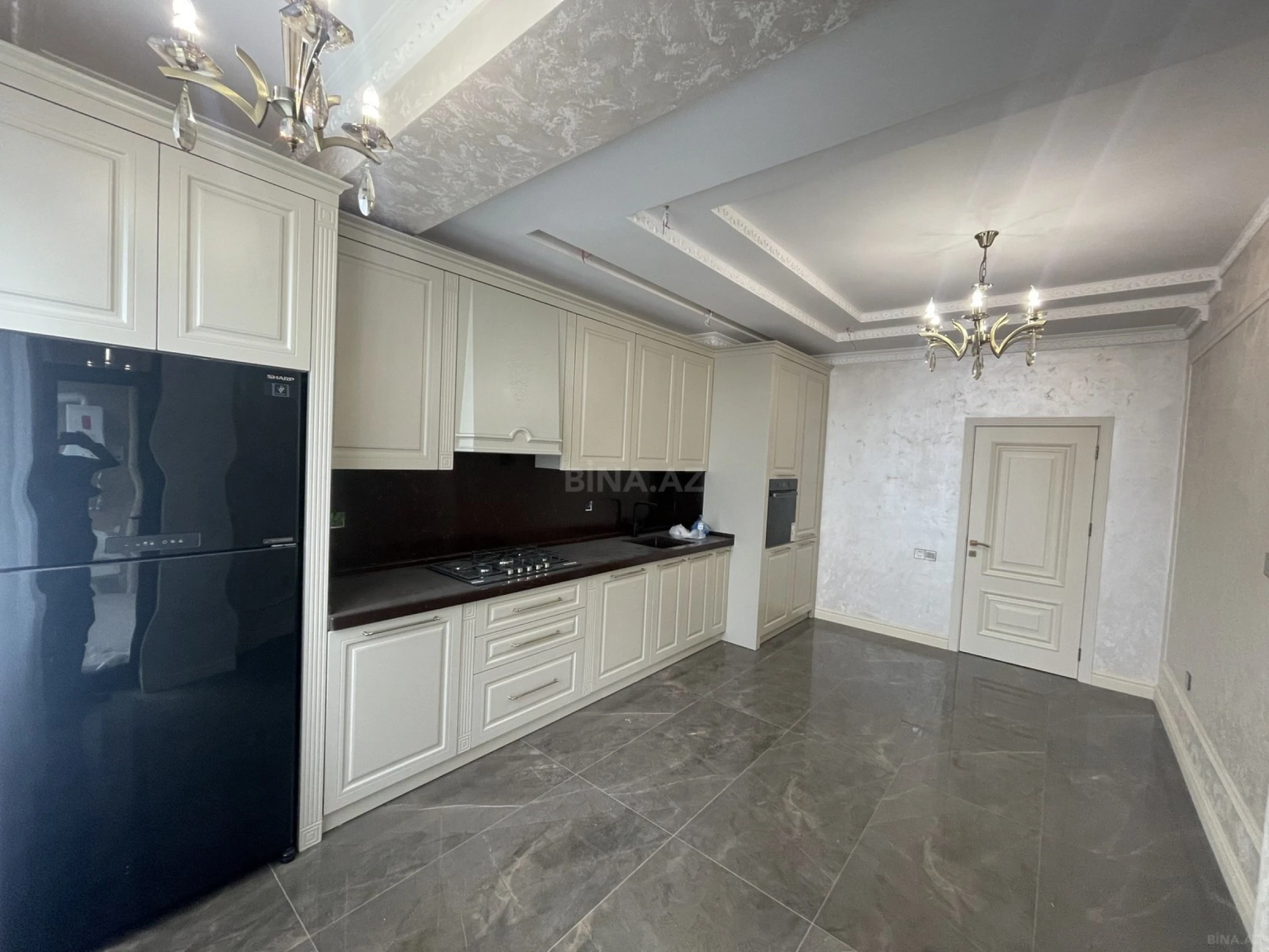 Kirayə verilir 3 otaqlı mənzil 120 m²