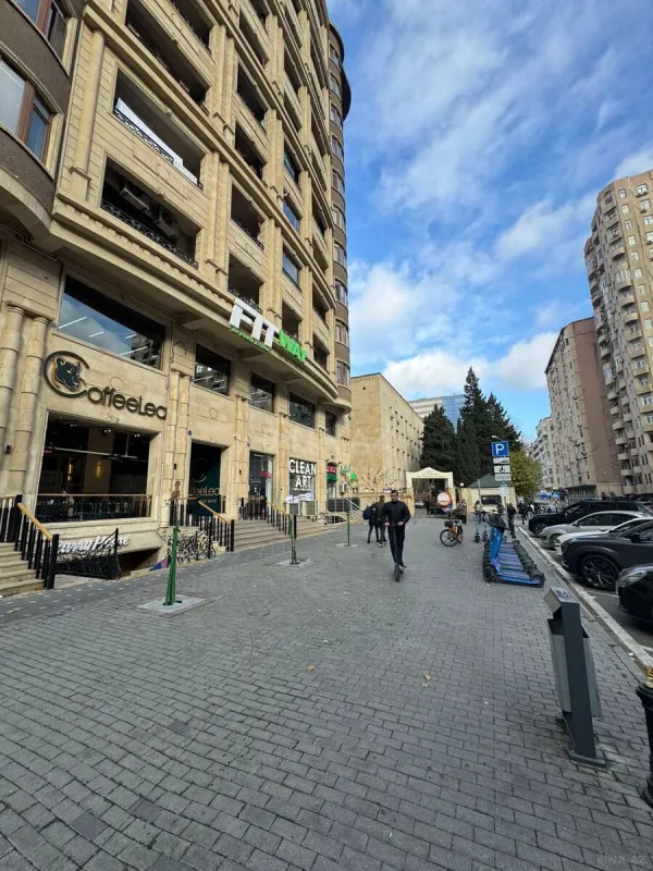 Satılır obyekt 137.7 m²