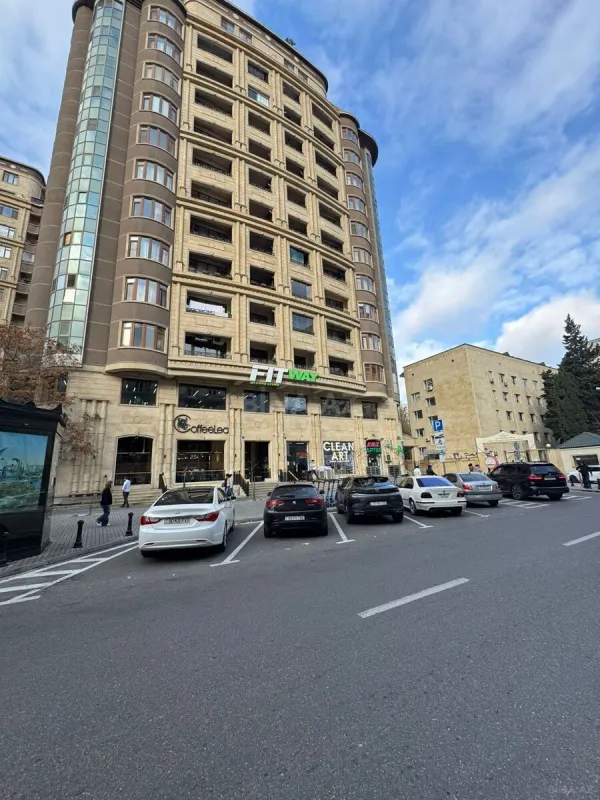 Satılır obyekt 137.7 m²