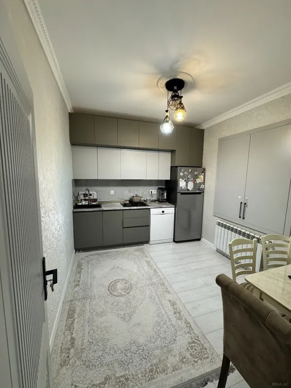 Satılır 5 otaqlı həyət evi 200 m²