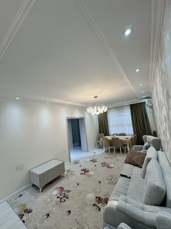 Satılır 5 otaqlı həyət evi 200 m²