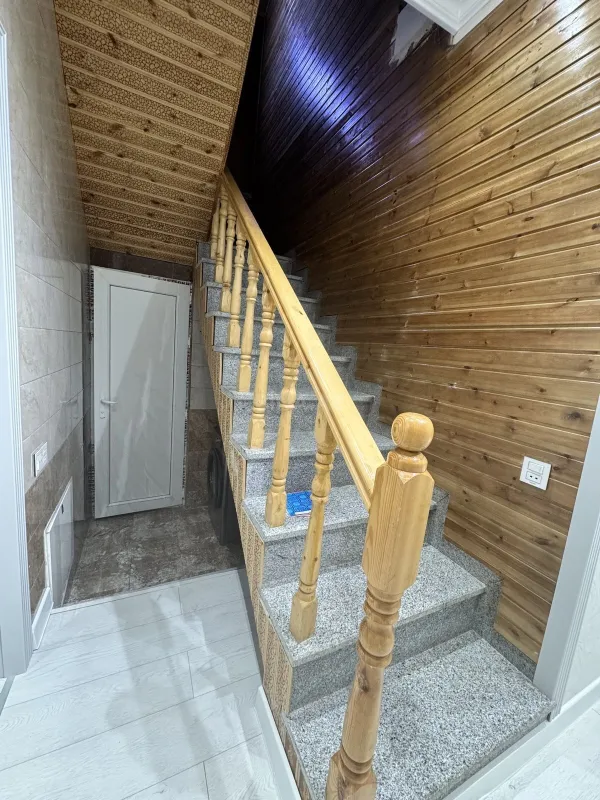Satılır 5 otaqlı həyət evi 200 m²