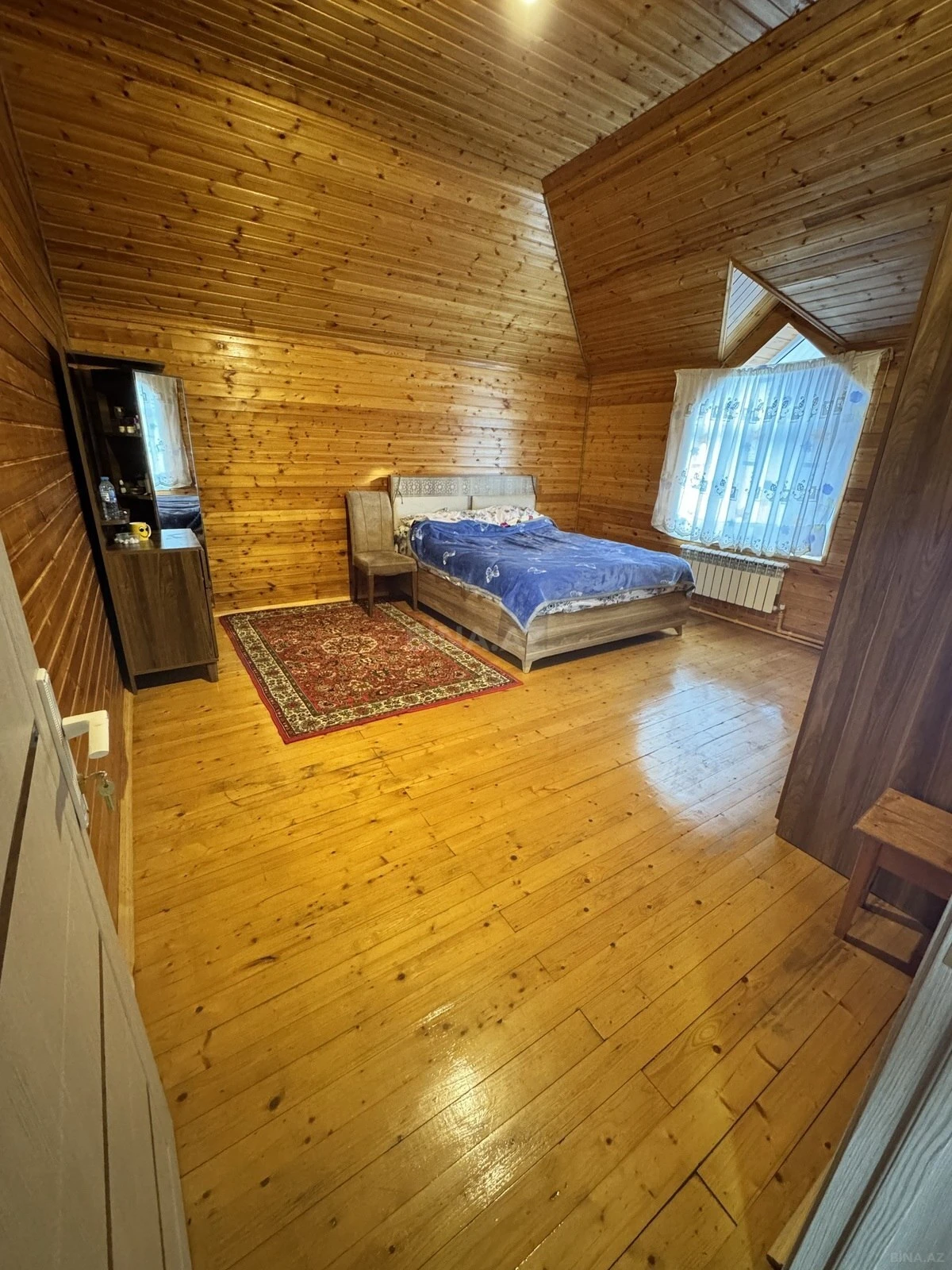 Satılır 5 otaqlı həyət evi 200 m²