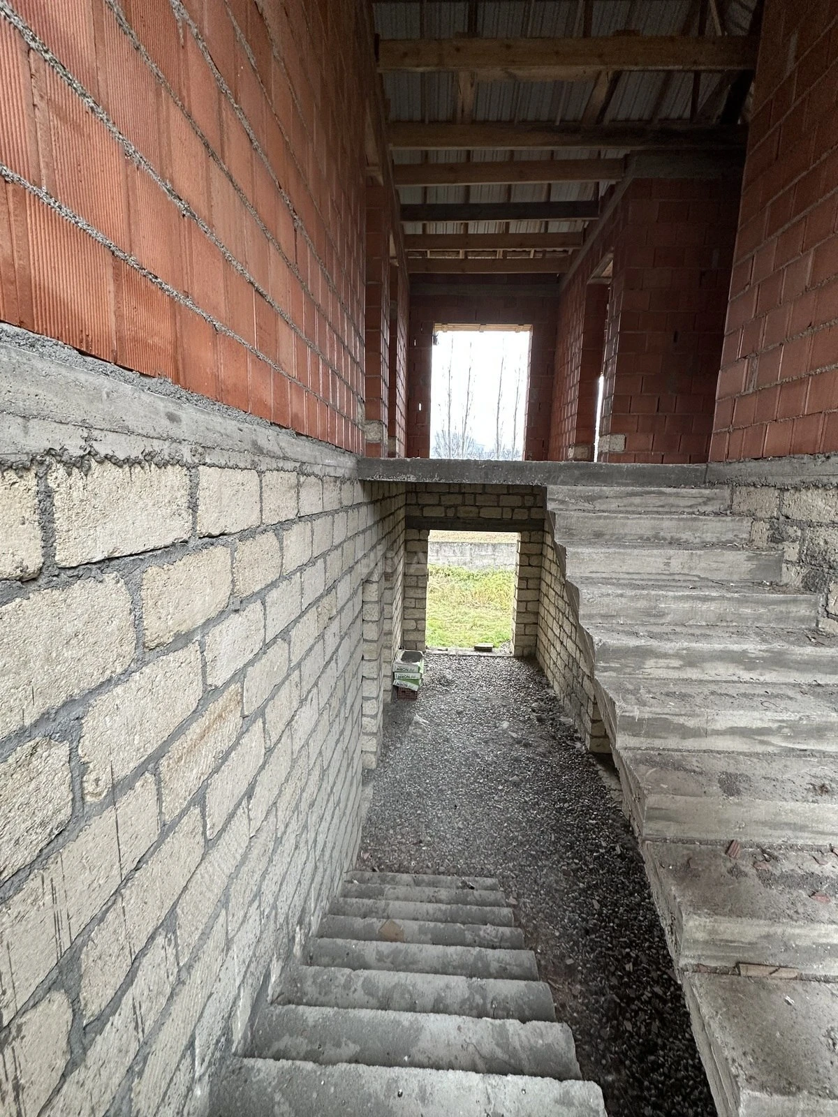 Satılır 8 otaqlı həyət evi 260 m²