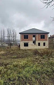 Satılır 8 otaqlı həyət evi 260 m²