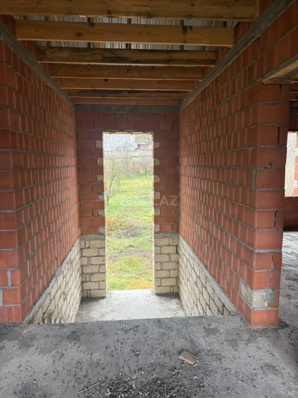 Satılır 8 otaqlı həyət evi 260 m²