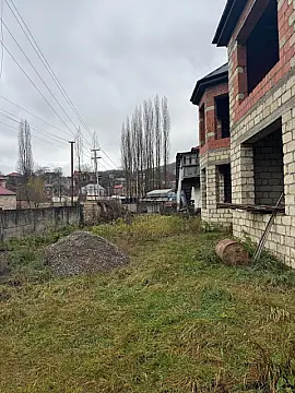 Satılır 8 otaqlı həyət evi 260 m²
