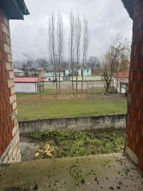Satılır 8 otaqlı həyət evi 260 m²