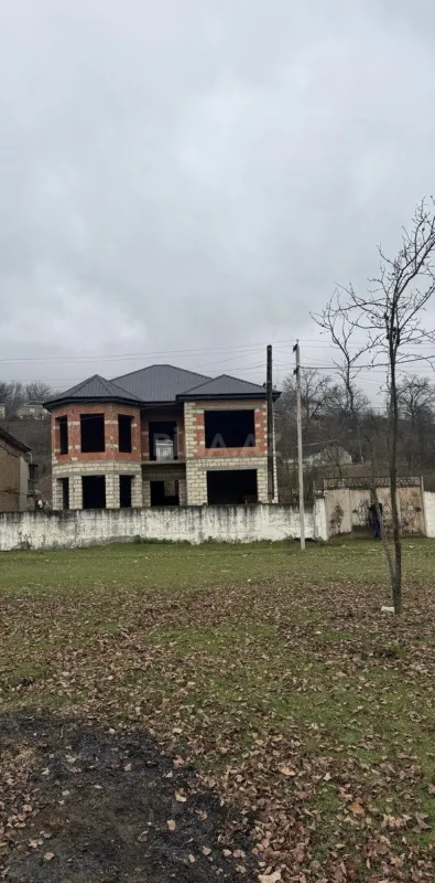 Satılır 8 otaqlı həyət evi 260 m²