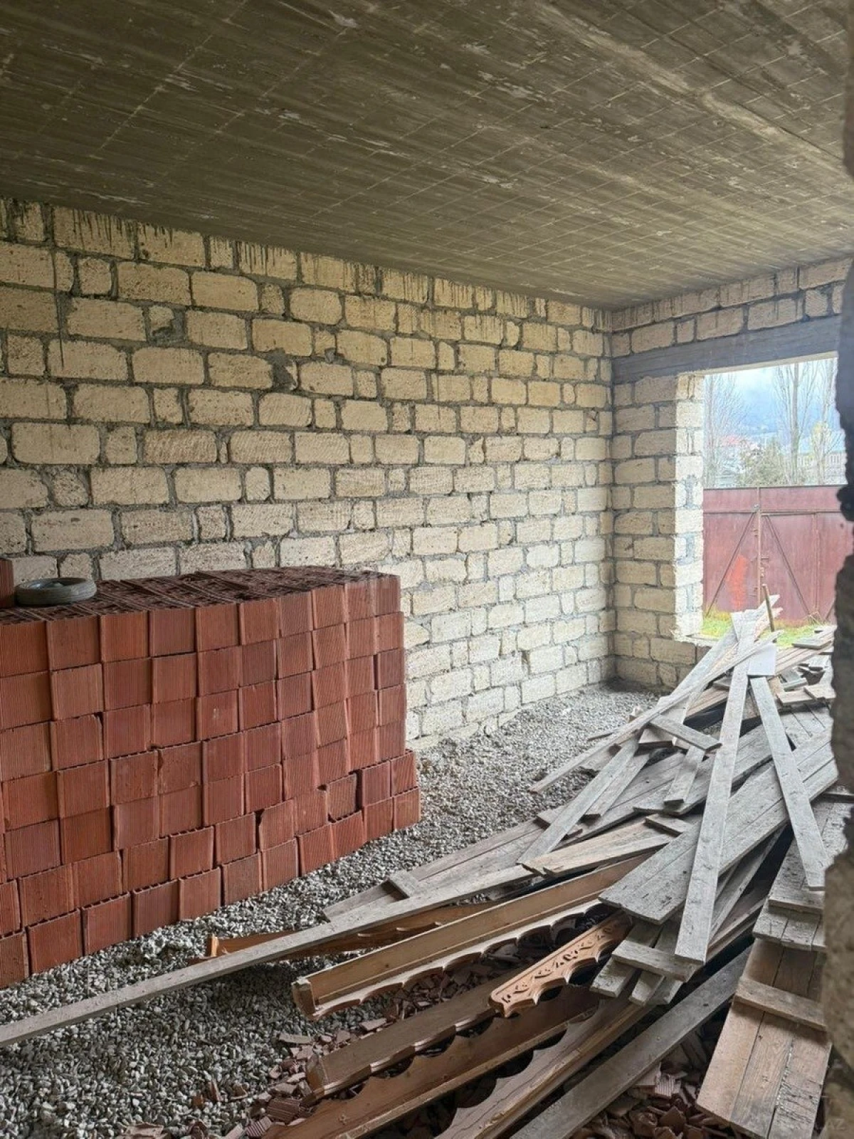 Satılır 8 otaqlı həyət evi 260 m²